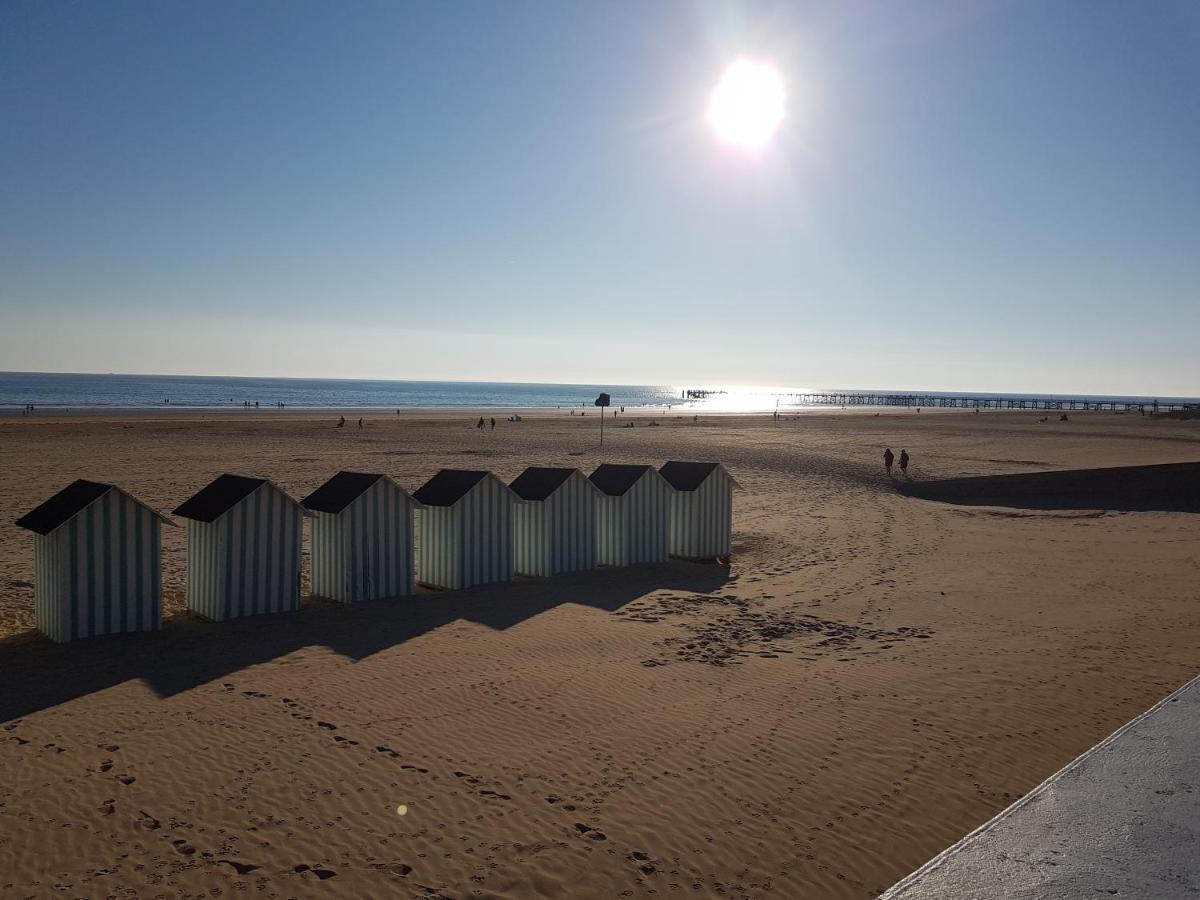 Appartement T2 vue mer les pieds dans l'eau avec parking privé Saint-Jean-de-Monts Extérieur photo