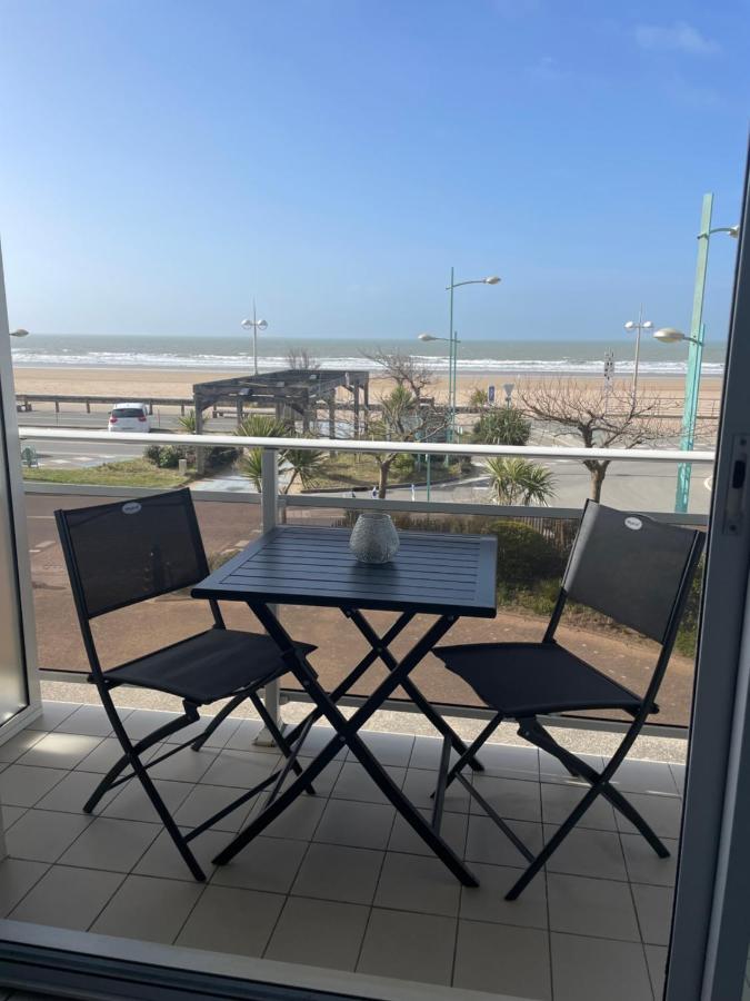 Appartement T2 vue mer les pieds dans l'eau avec parking privé Saint-Jean-de-Monts Extérieur photo